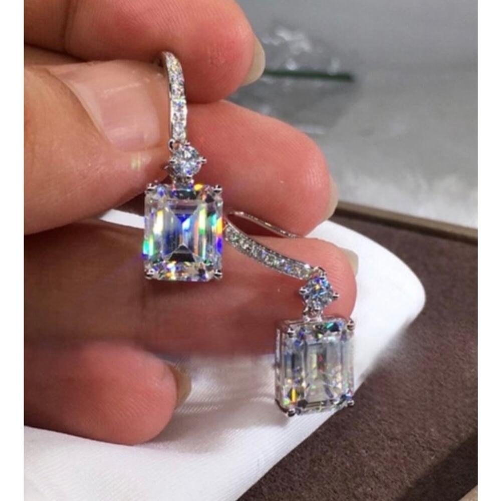 NEW 18K WHITE GOLD RADIANT DIAMOND DROP EARRINGS - Picture 2 of 4
